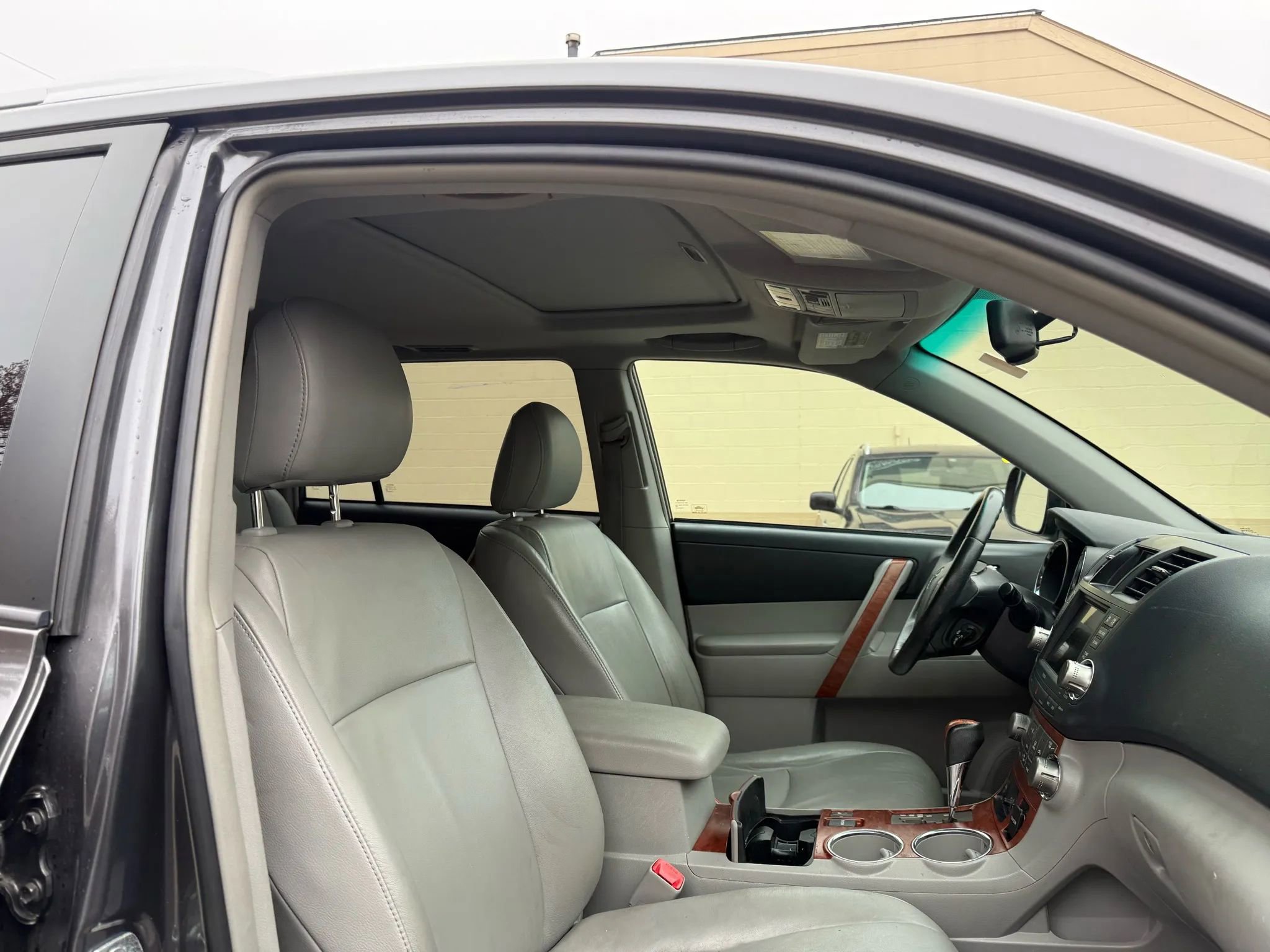 Used 2010 Toyota Highlander Limited image 20