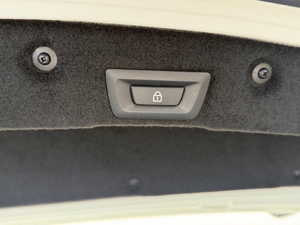Used 2013 BMW 650i Convertible RWD image 16