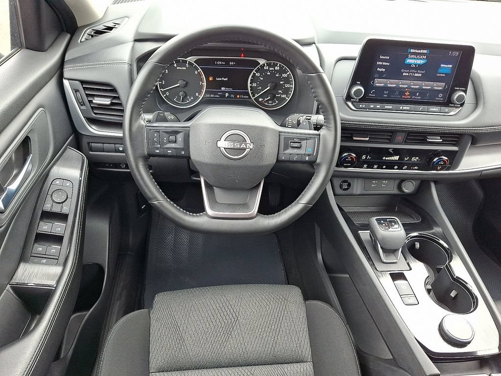 Used 2025 Nissan Rogue SV AWD/4WD image 12