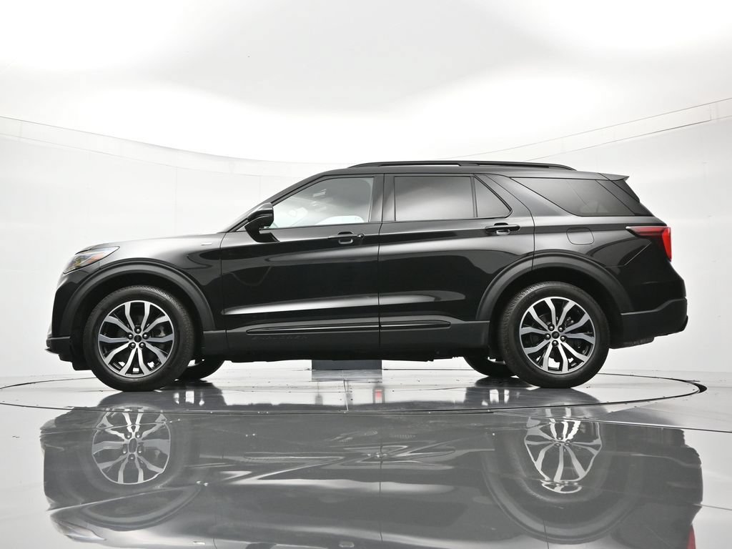 Certified 2025 Ford Explorer ST-Line w/ Premium Package RWD image 44