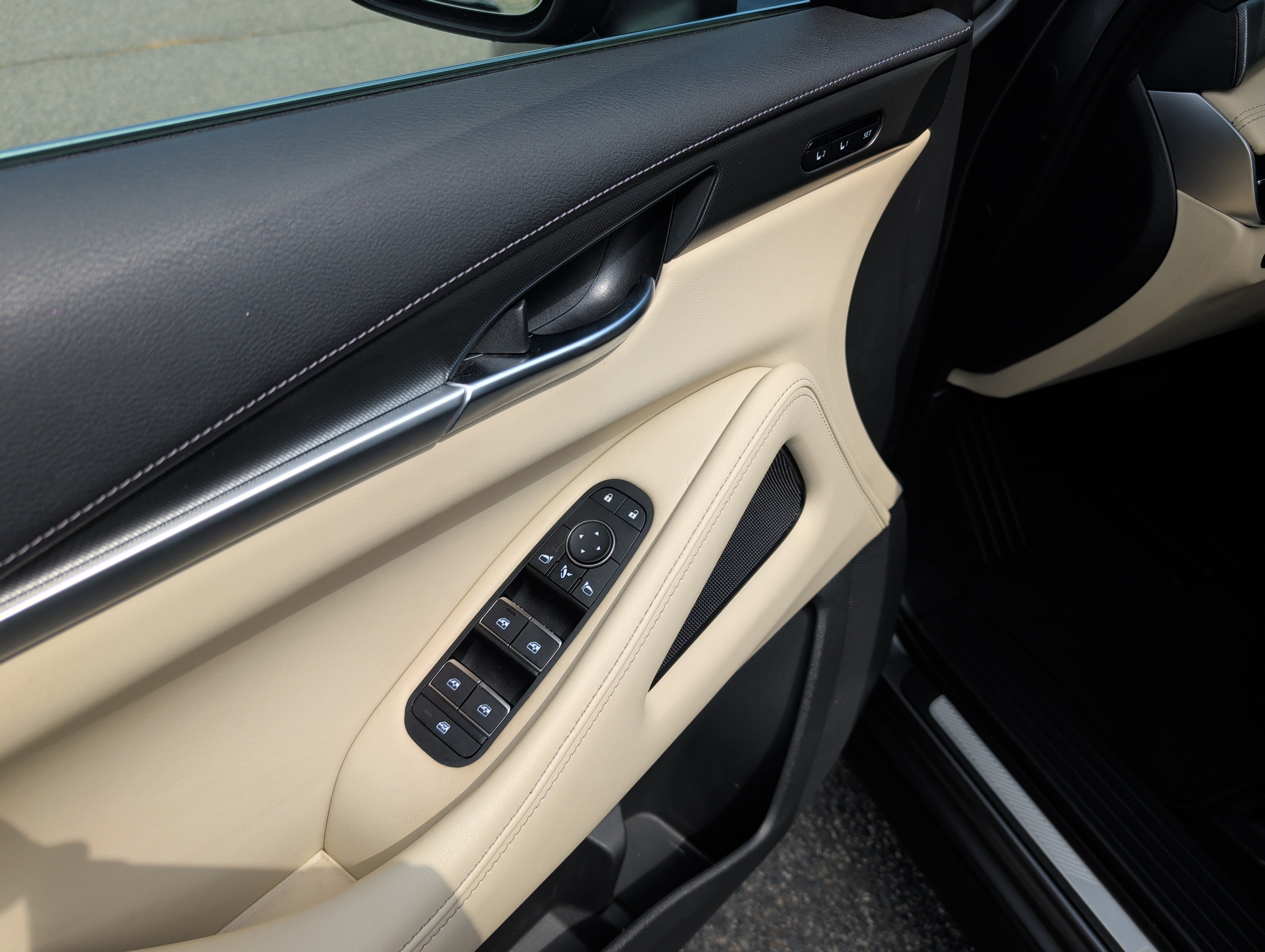 Certified 2023 INFINITI QX60 Luxe w/ Cargo Package image 17