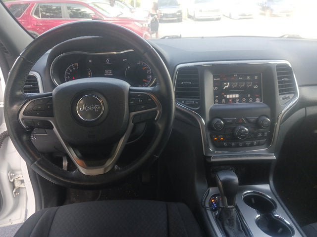 Used 2018 Jeep Grand Cherokee Laredo AWD/4WD image 15
