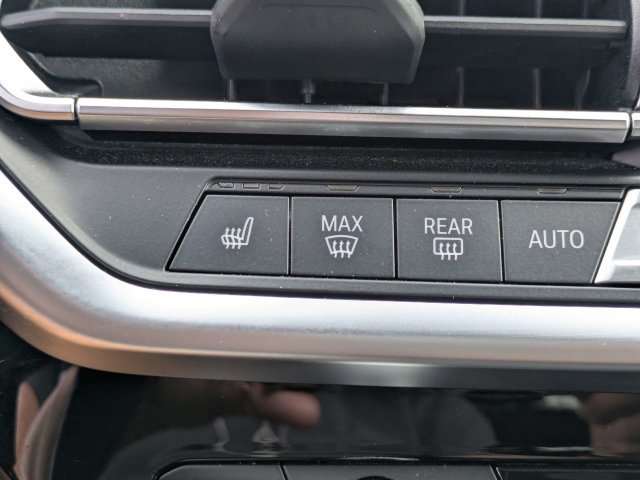 Used 2024 BMW X4 xDrive30i w/ Parking Assistance Package AWD/4WD image 24