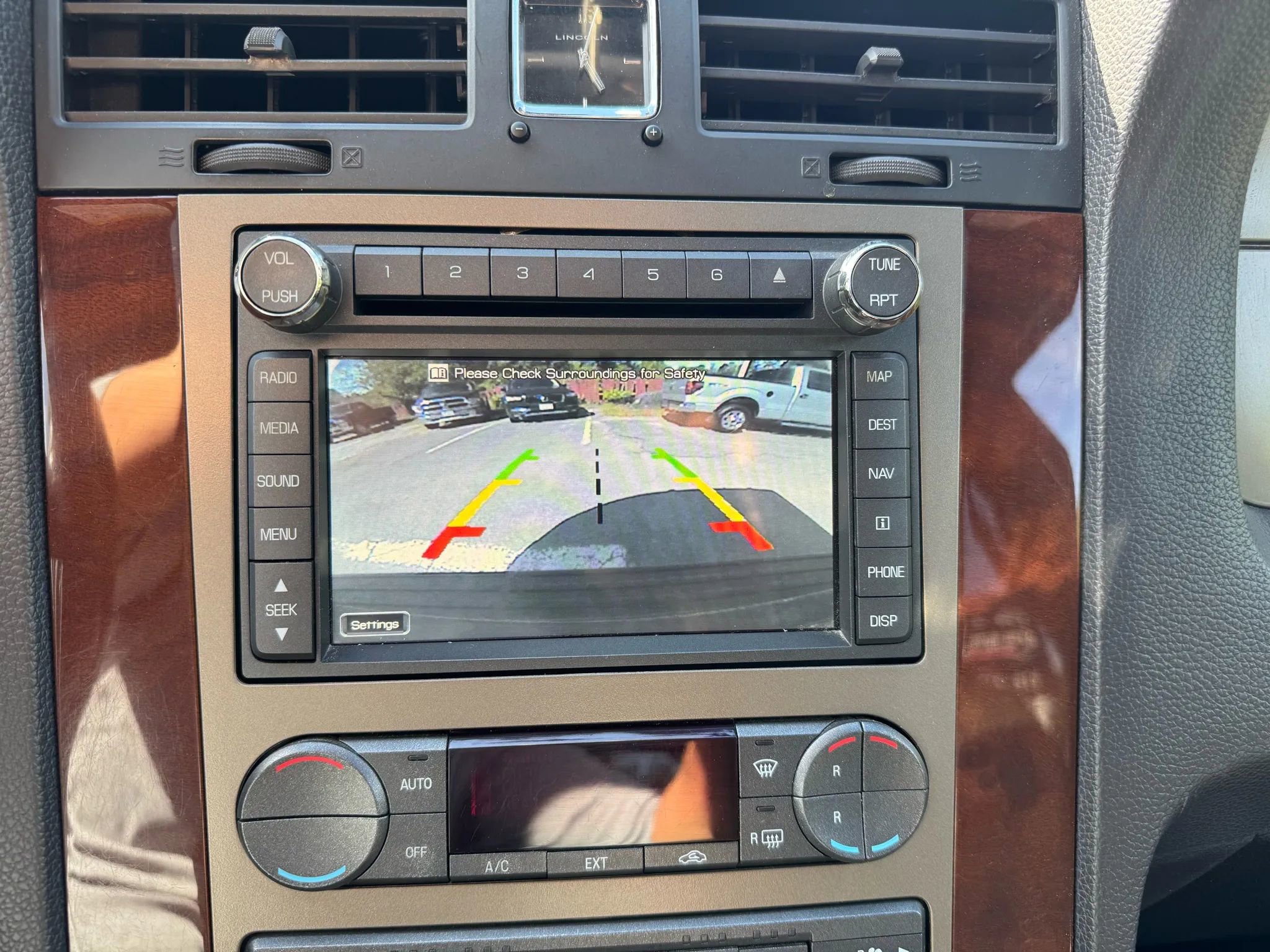 Used 2013 Lincoln Navigator 4WD image 26