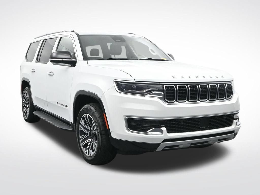 Used 2024 Jeep Wagoneer Series II w/ Flexible Seating Group RWD image 3
