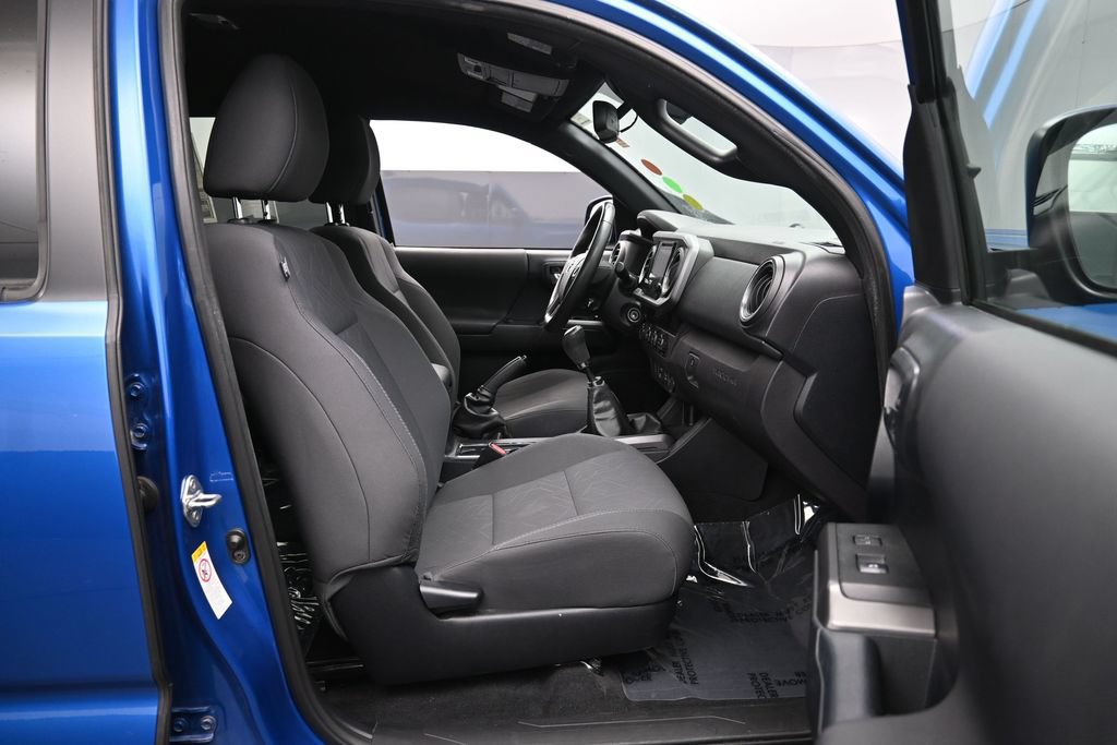 Used 2018 Toyota Tacoma TRD Sport AWD/4WD image 27