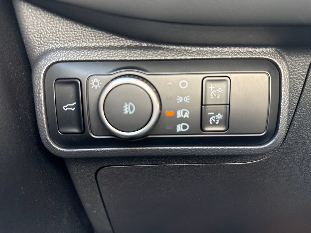 Used 2025 Ford Explorer Active w/ Active Comfort Package AWD/4WD image 22
