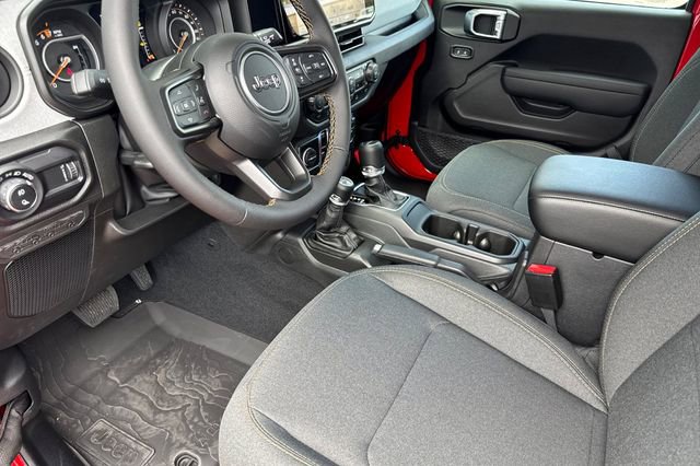 New 2025 Jeep Gladiator Sport AWD/4WD image 10