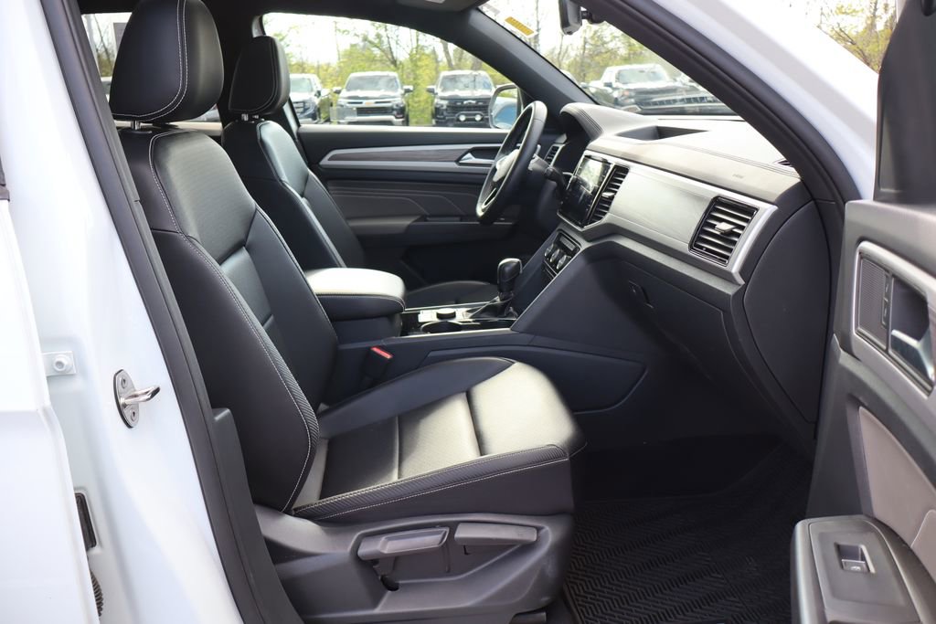 Used 2022 Volkswagen Atlas Cross Sport SE AWD/4WD image 44