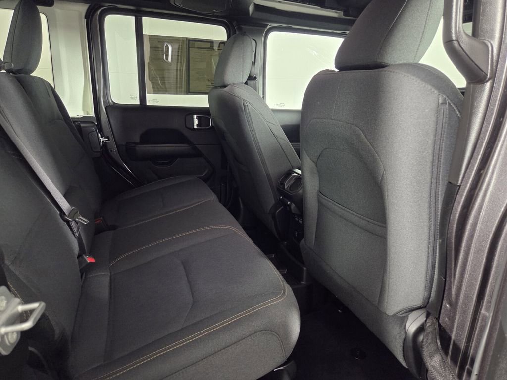 Certified 2025 Jeep Wrangler Sahara w/ Safety Group image 29