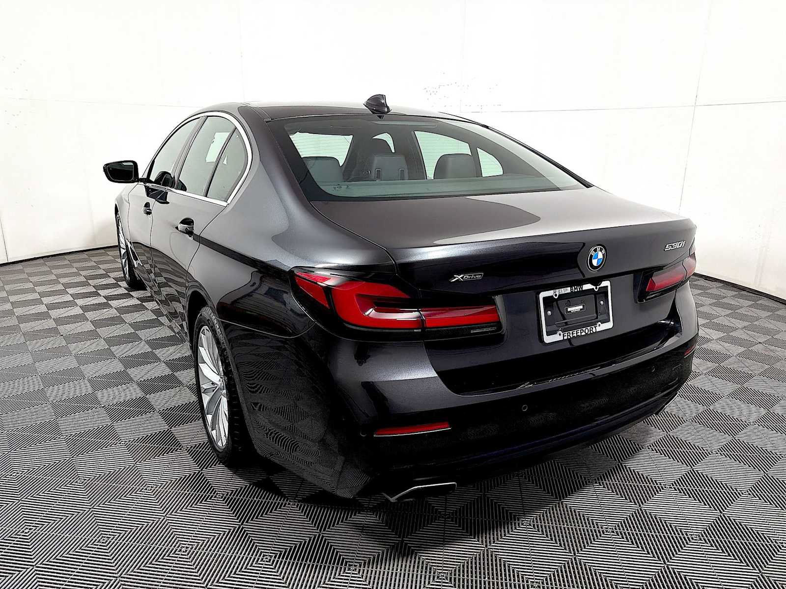 Used 2023 BMW 530i xDrive w/ Convenience Package AWD/4WD image 5