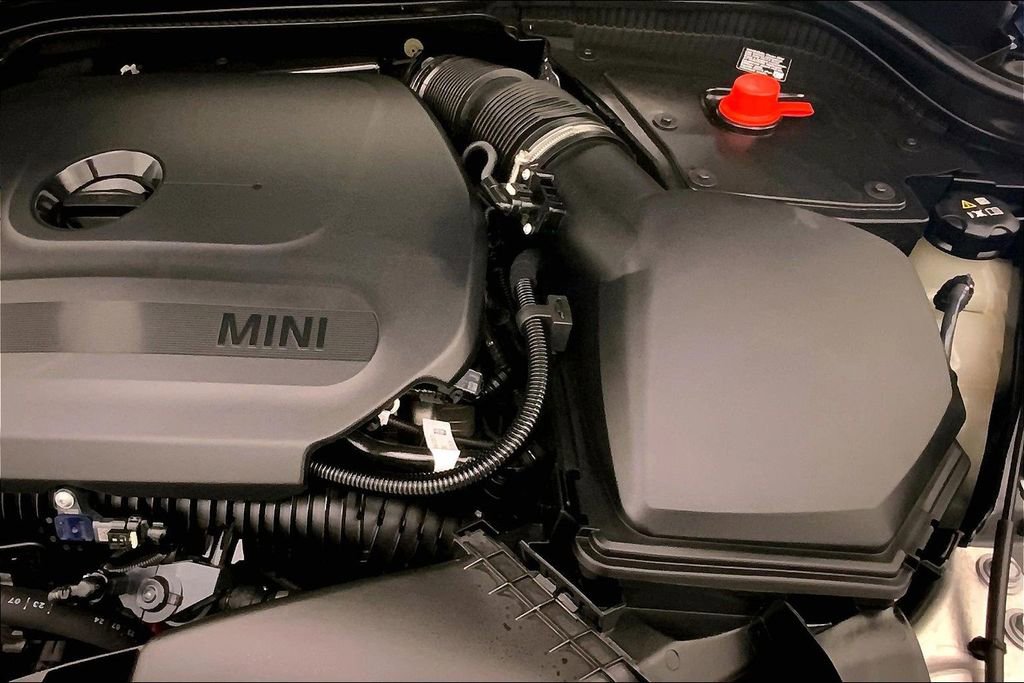 Certified 2025 MINI Cooper S image 9