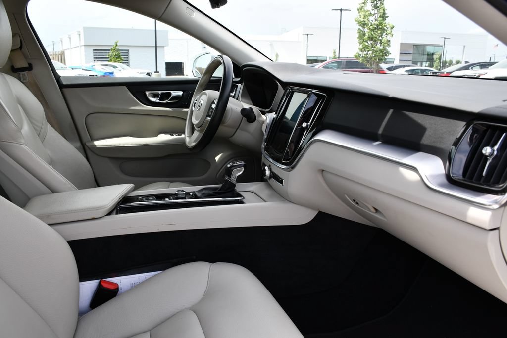 Used 2020 Volvo S60 T6 Momentum w/ Premium Package AWD/4WD image 30