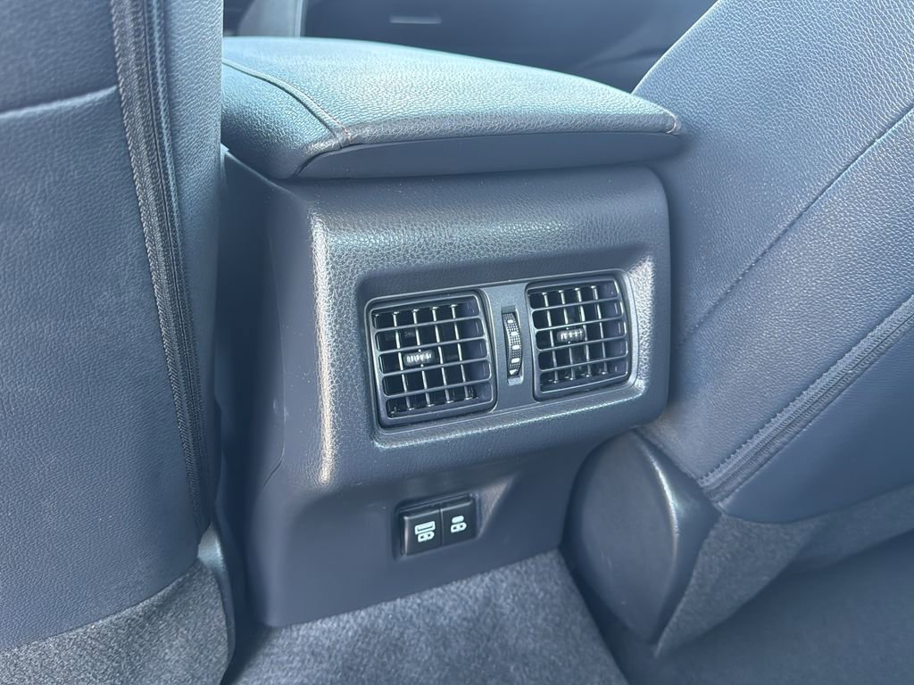 Used 2025 Toyota Camry XLE w/ Premium Package image 12