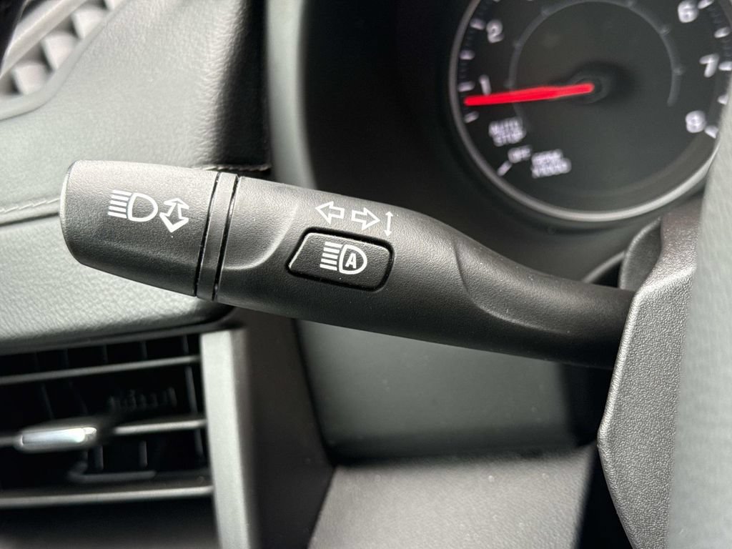 Used 2024 GMC Terrain SLT AWD/4WD image 10