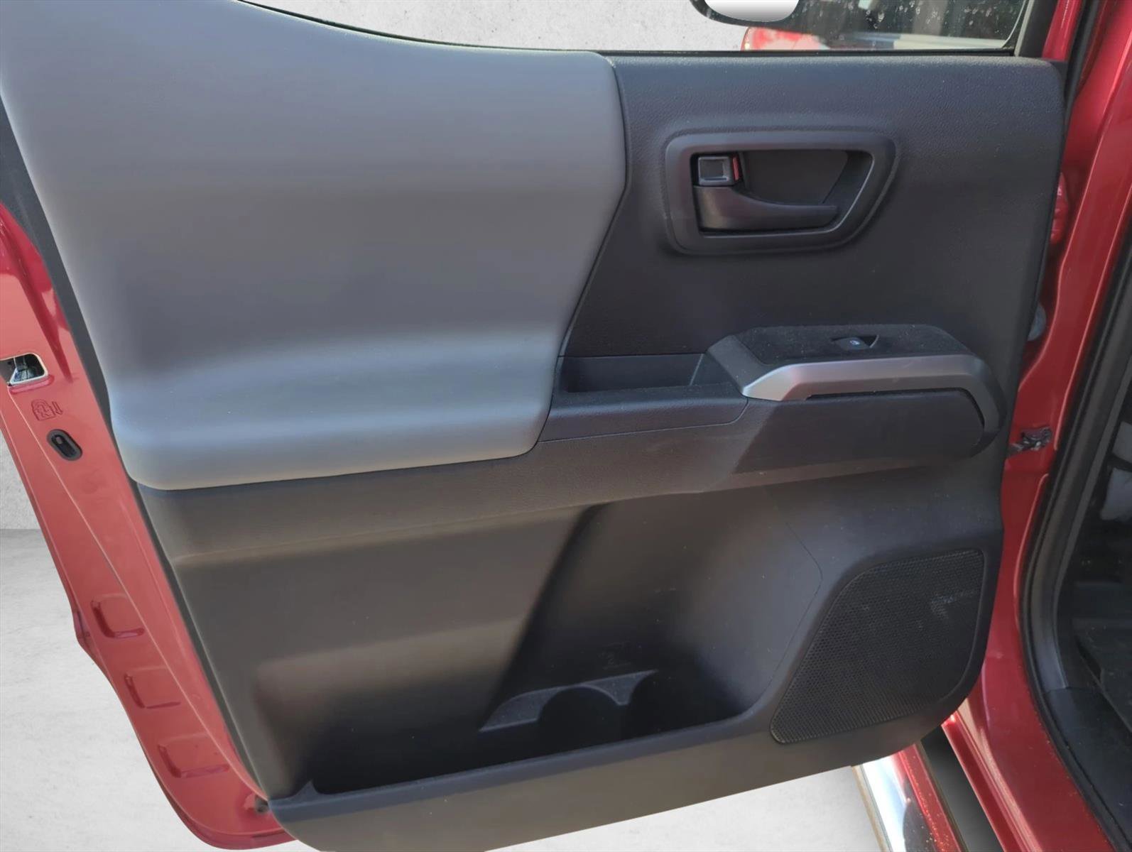 Used 2021 Toyota Tacoma SR5 RWD image 21