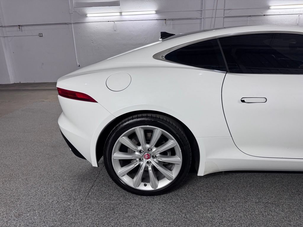 Used 2017 Jaguar F-TYPE Coupe RWD image 9