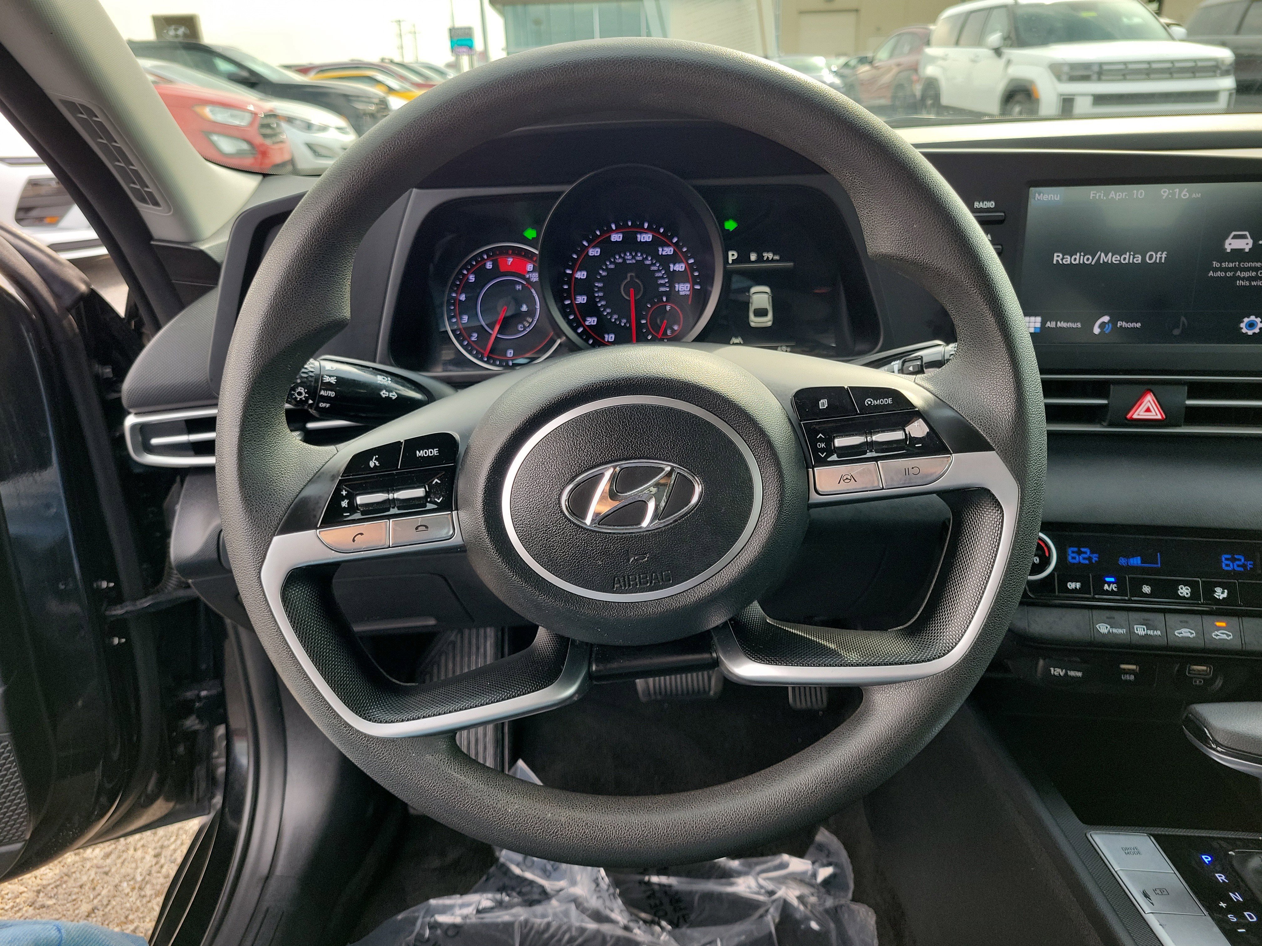 Used 2023 Hyundai Elantra SEL FWD image 22