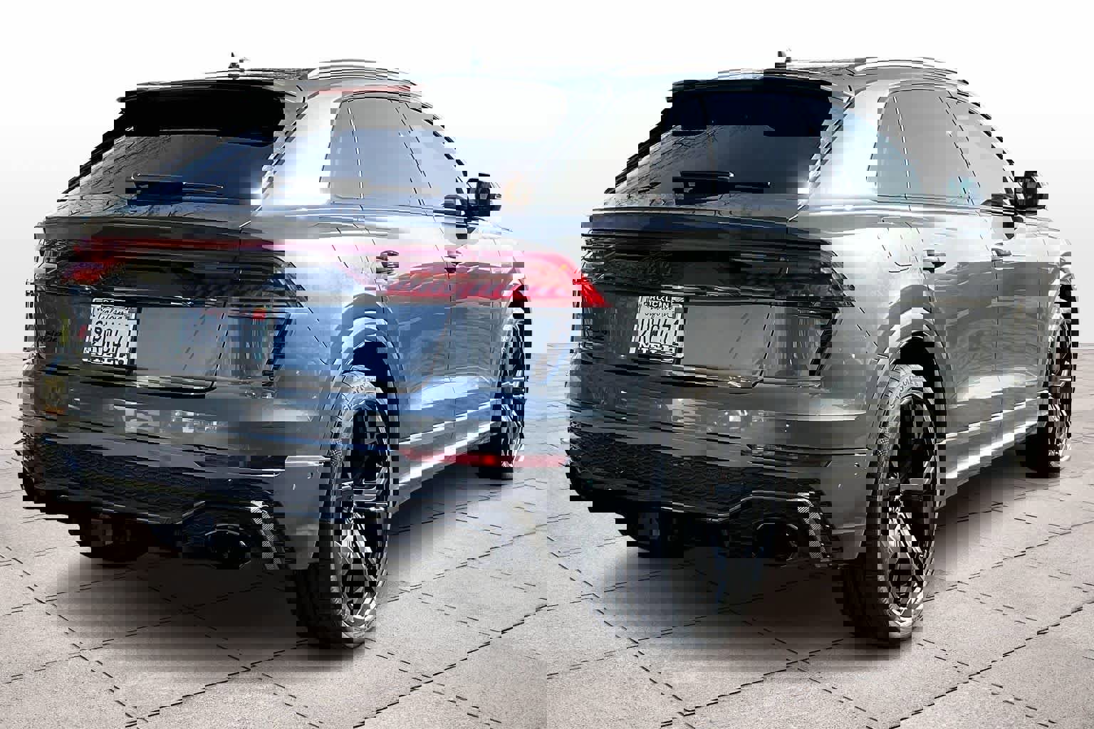 Used 2020 Audi RS Q8 w/ Carbon Optic Package image 15