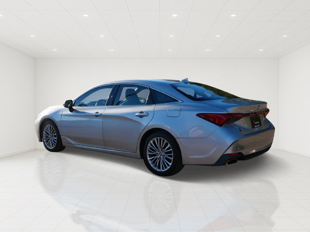 Used 2019 Toyota Avalon Limited w/ Advanced Safety Package FWD image 4