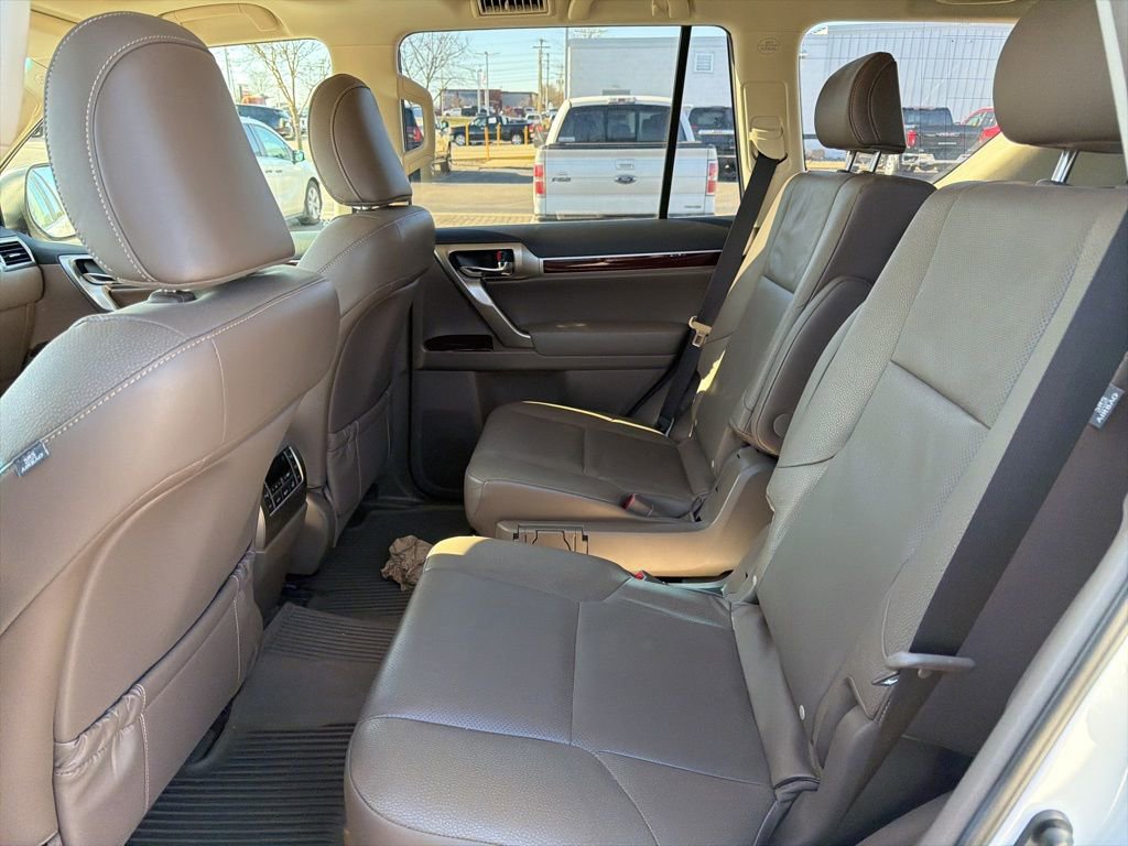 Used 2017 Lexus GX 460 image 12
