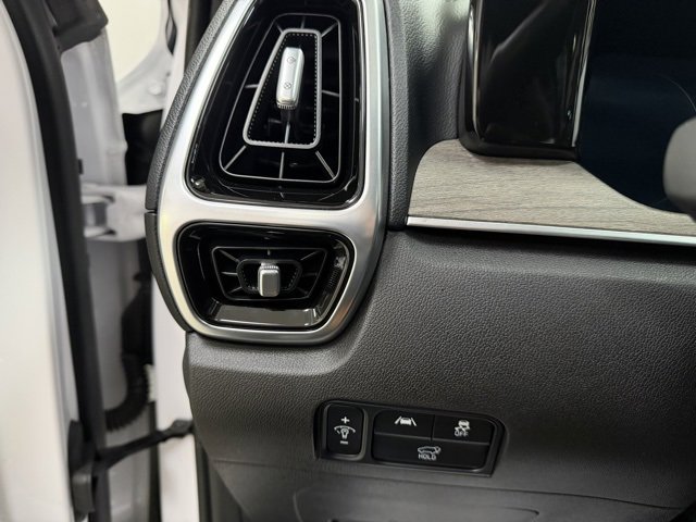 Used 2023 Kia Sorento SX Prestige image 16