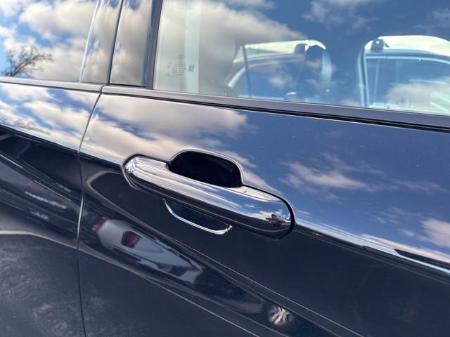 Used 2023 Ford Explorer XLT w/ Equipment Group 202A image 10