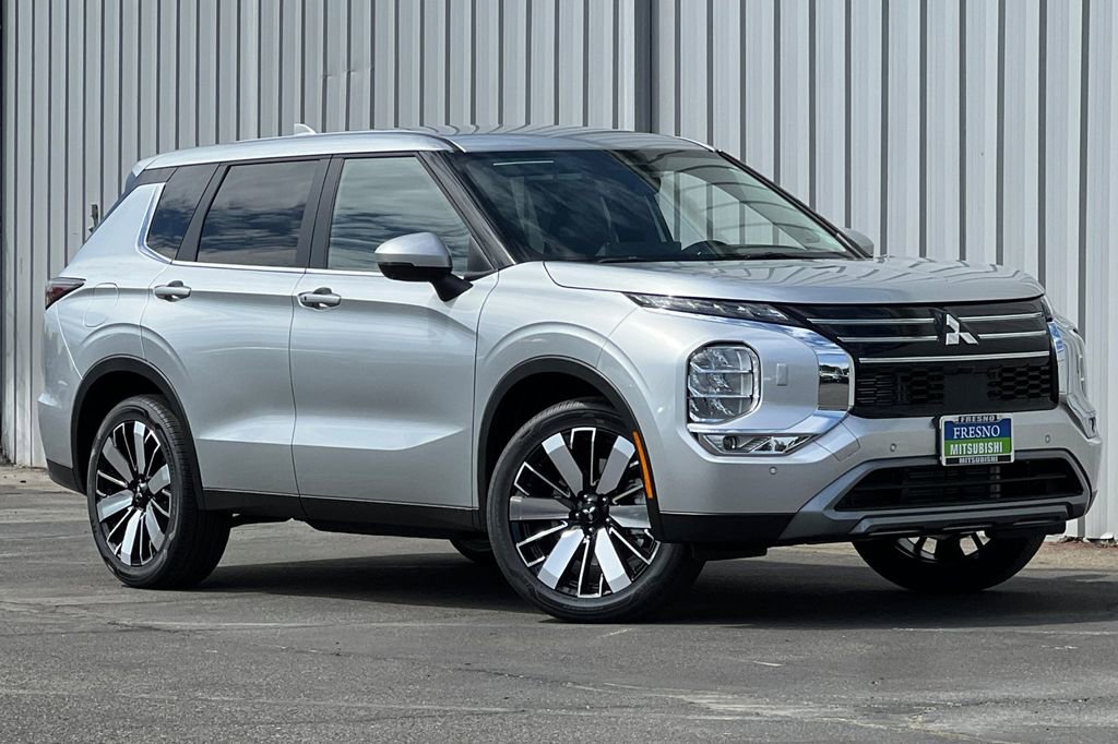 New 2026 Mitsubishi Outlander SE AWD/4WD image 3