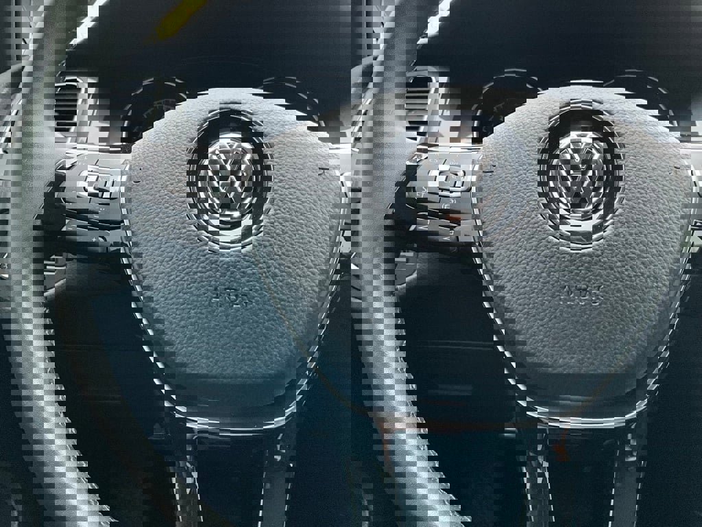 Used 2021 Volkswagen Golf 4-Door image 21