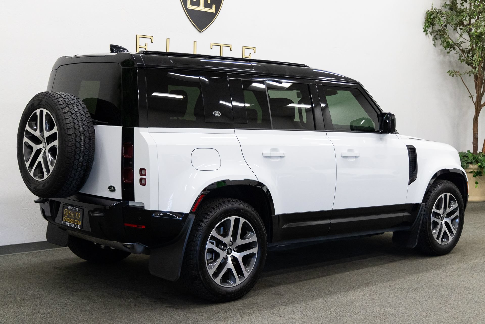 Used 2022 Land Rover Defender 110 X-Dynamic HSE AWD/4WD image 11