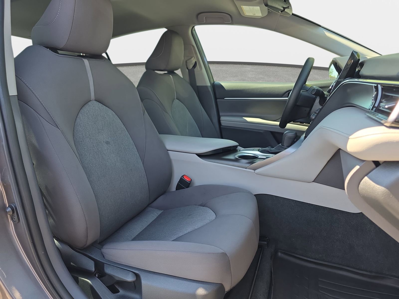 Used 2023 Toyota Camry LE image 10