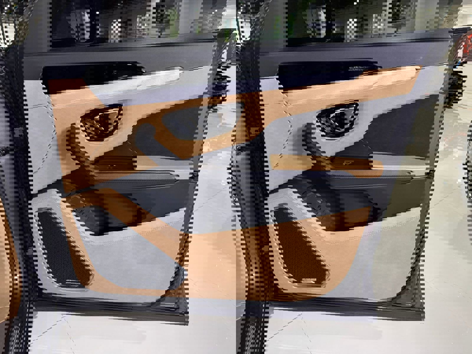 Used 2021 Lamborghini Urus image 38