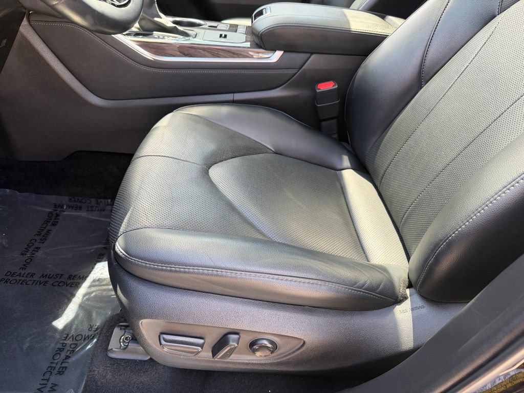 Used 2022 Toyota Highlander Limited FWD image 34