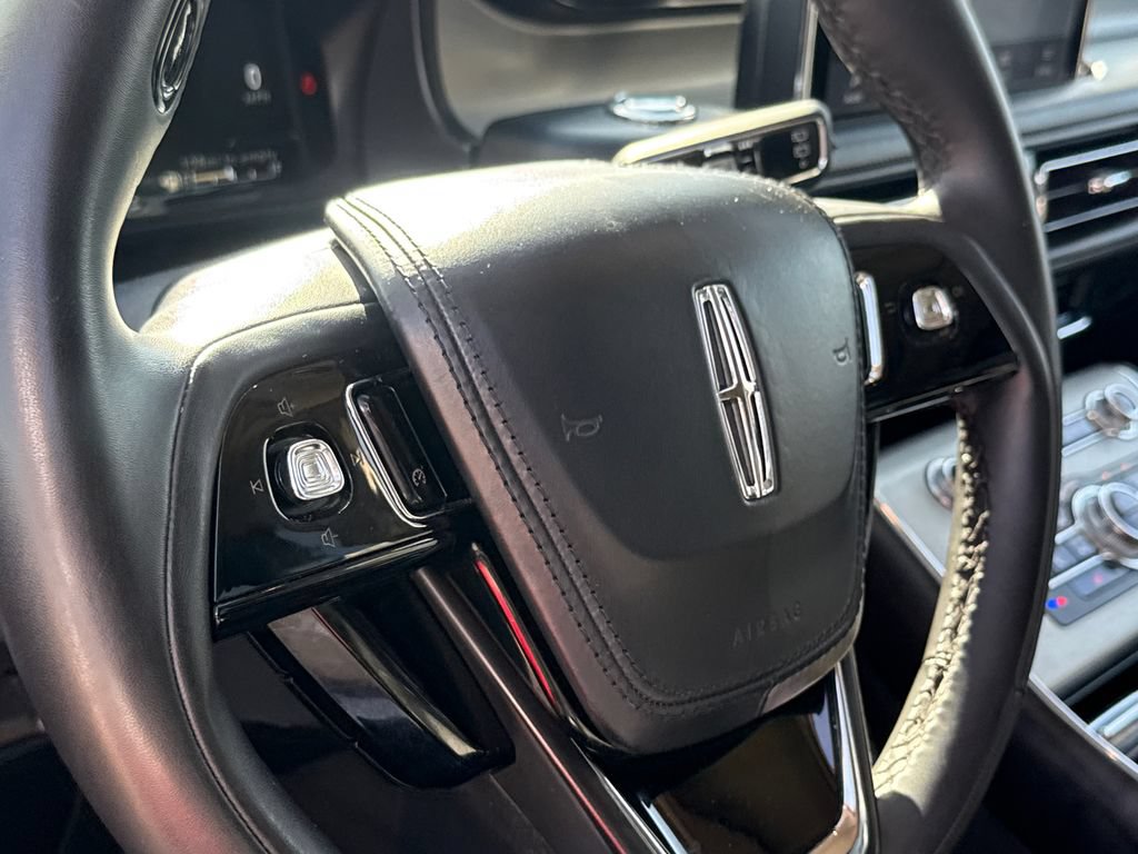 Used 2023 Lincoln Aviator AWD w/ Premium Package image 29