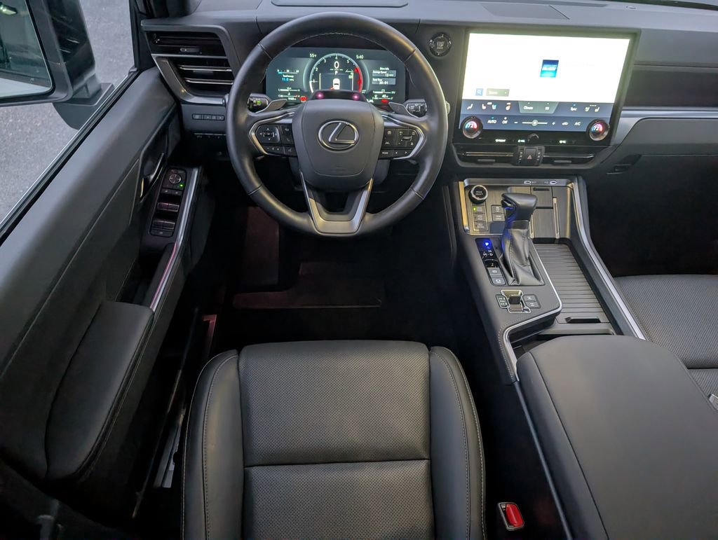 Used 2024 Lexus GX 550 image 13