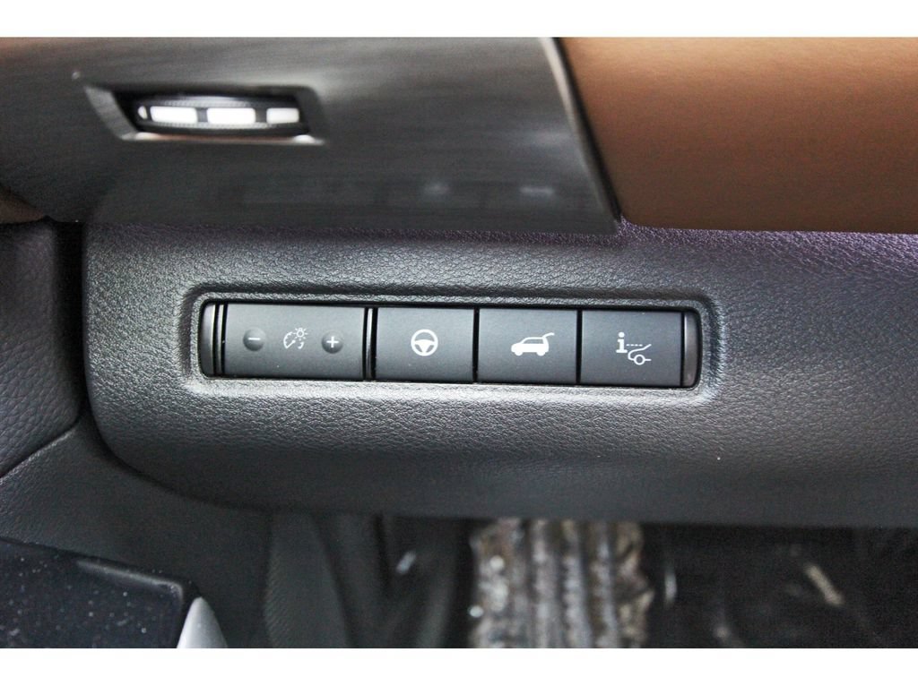 Used 2024 Nissan Pathfinder Platinum FWD image 27