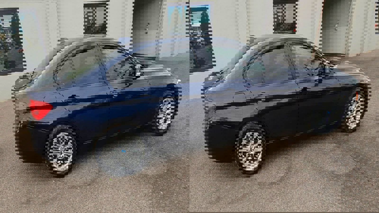 Used 2016 BMW 320i Sedan image 8