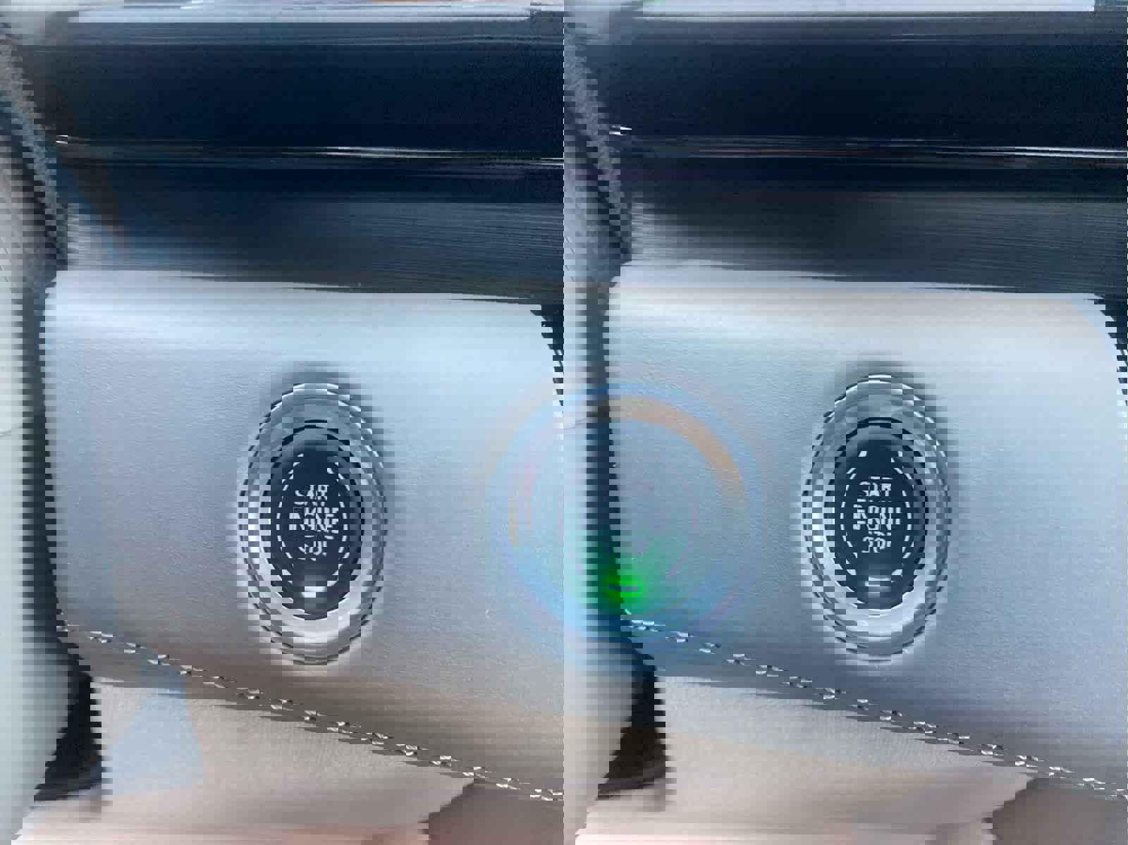 Used 2021 Cadillac Escalade ESV Premium Luxury Platinum image 29