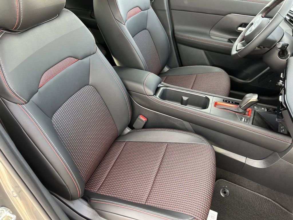 New 2026 Nissan Kicks SR image 10