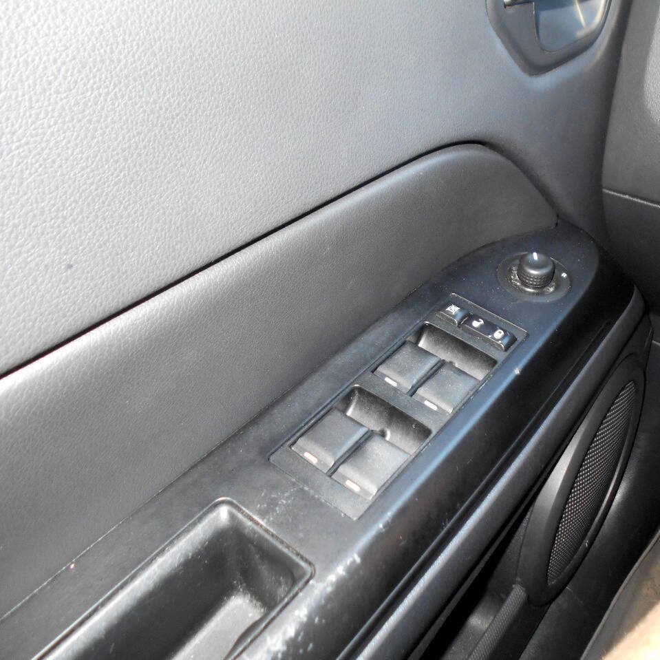 Used 2011 Jeep Patriot Latitude AWD/4WD image 19