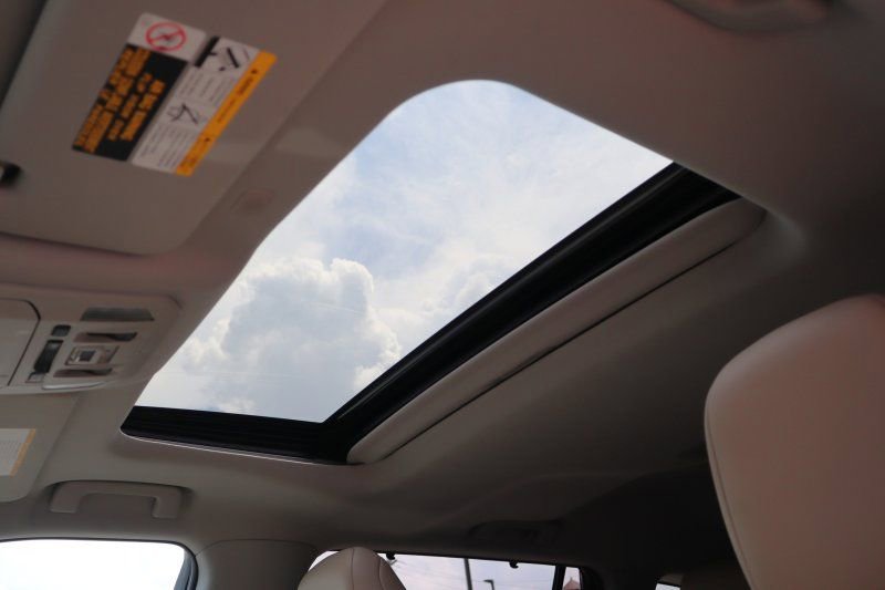 Used 2021 Toyota Highlander XLE image 14