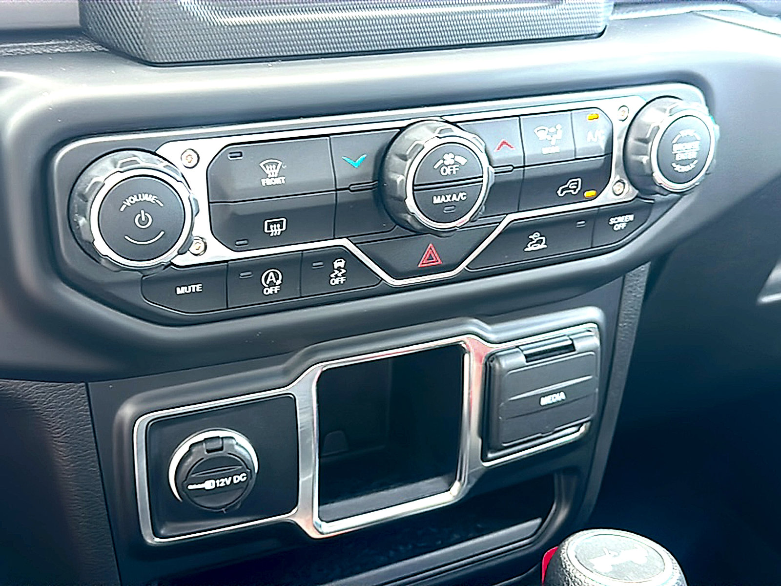 Used 2022 Jeep Wrangler Sport image 30