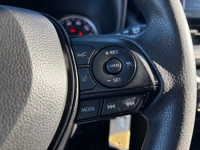 Used 2022 Toyota RAV4 LE image 20