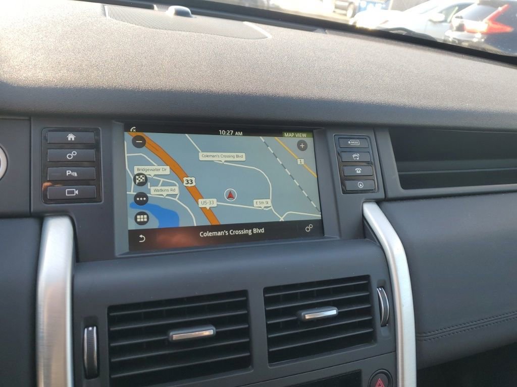 Used 2017 Land Rover Discovery Sport SE image 19