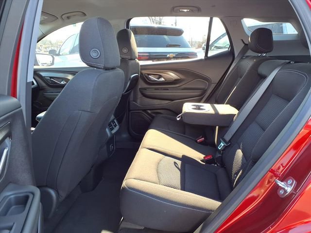 Used 2024 GMC Terrain SLE w/ Driver Convenience Package image 18
