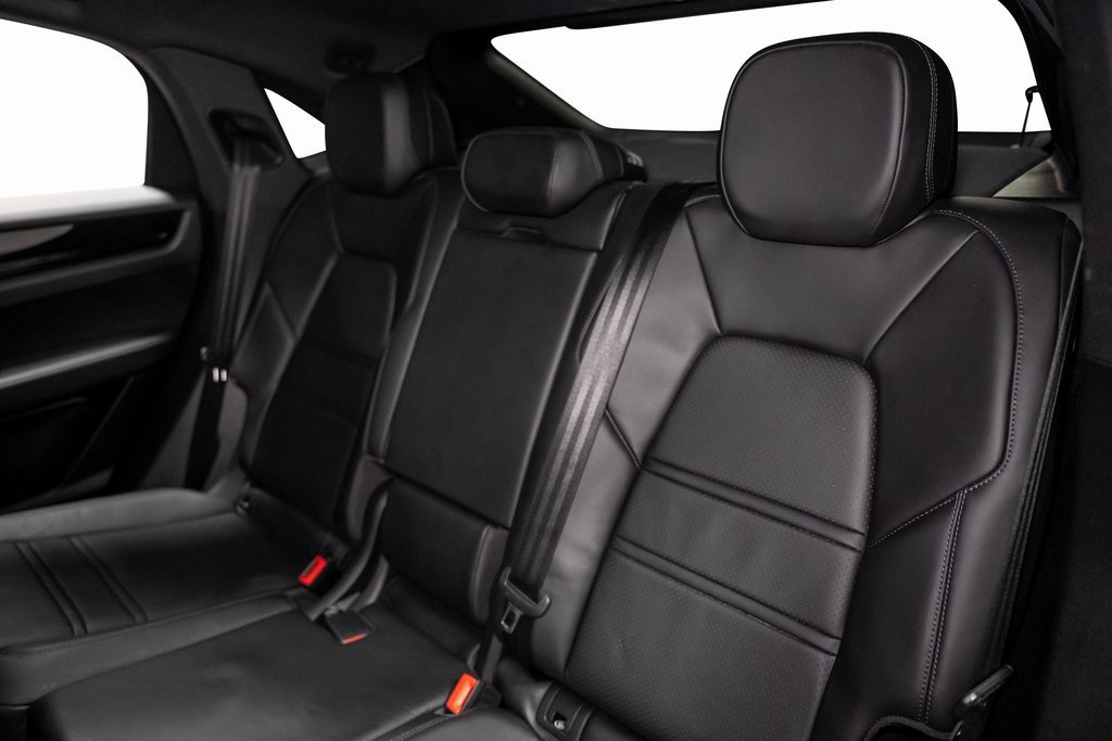 Used 2021 Porsche Cayenne Coupe image 34