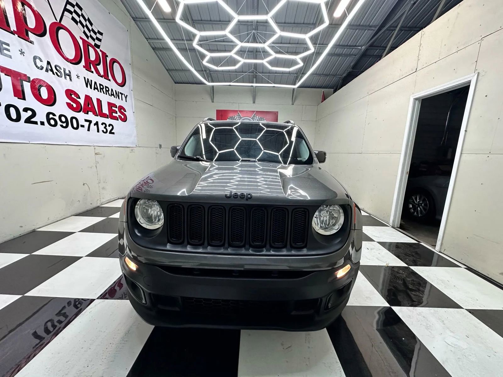 Used 2017 Jeep Renegade Altitude image 7