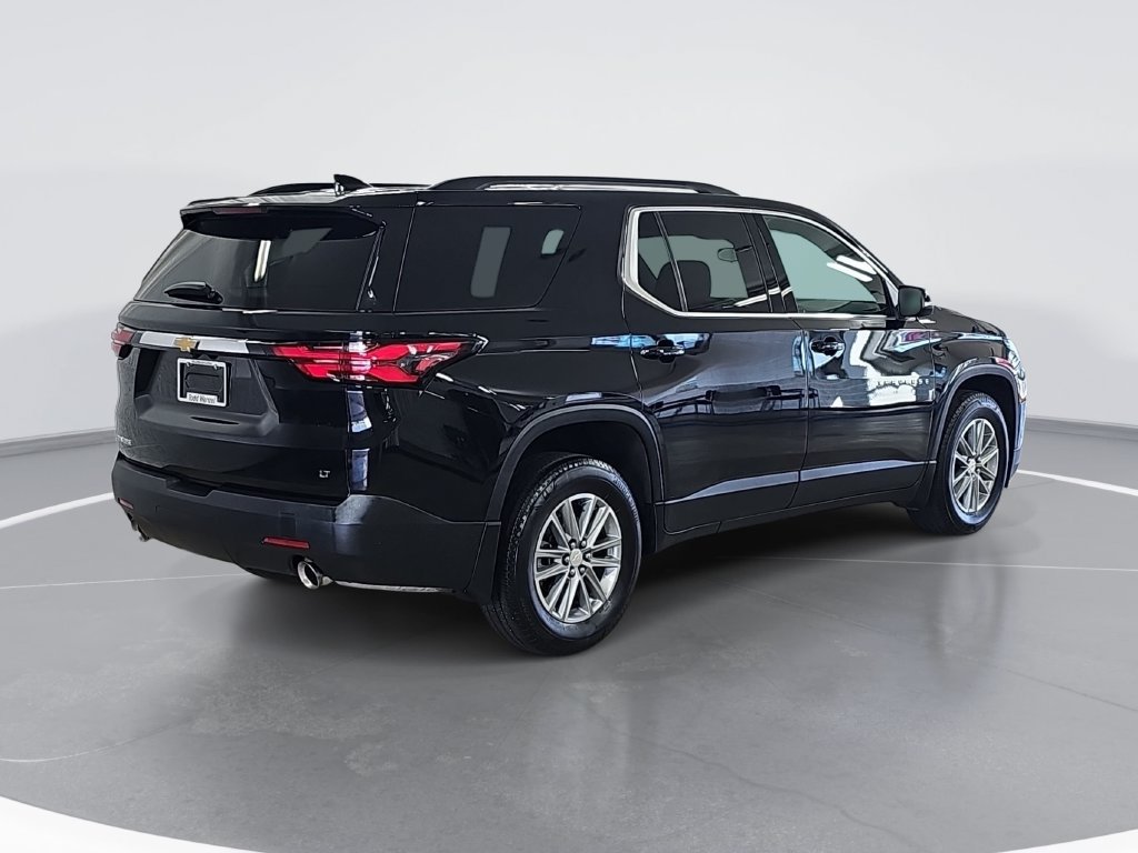 Used 2023 Chevrolet Traverse LT FWD image 3