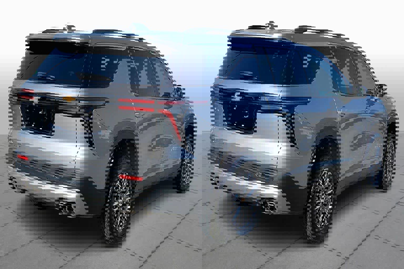 Used 2024 Chevrolet Traverse LT image 12