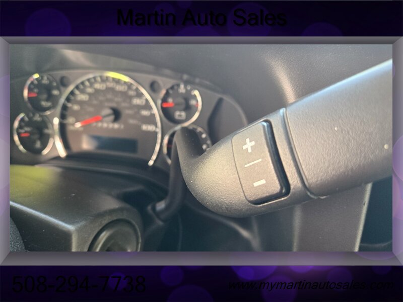 Used 2010 Chevrolet Express 2500 RWD image 12